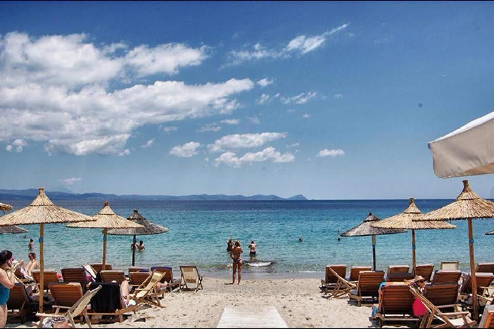 Apartment By The Sea,Neoi Epivates Beach, Thessaloniki Неойе Епиватай Екстериор снимка