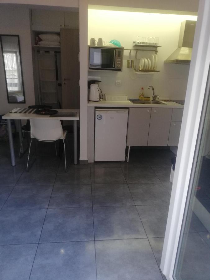Apartment By The Sea,Neoi Epivates Beach, Thessaloniki Неойе Епиватай Екстериор снимка