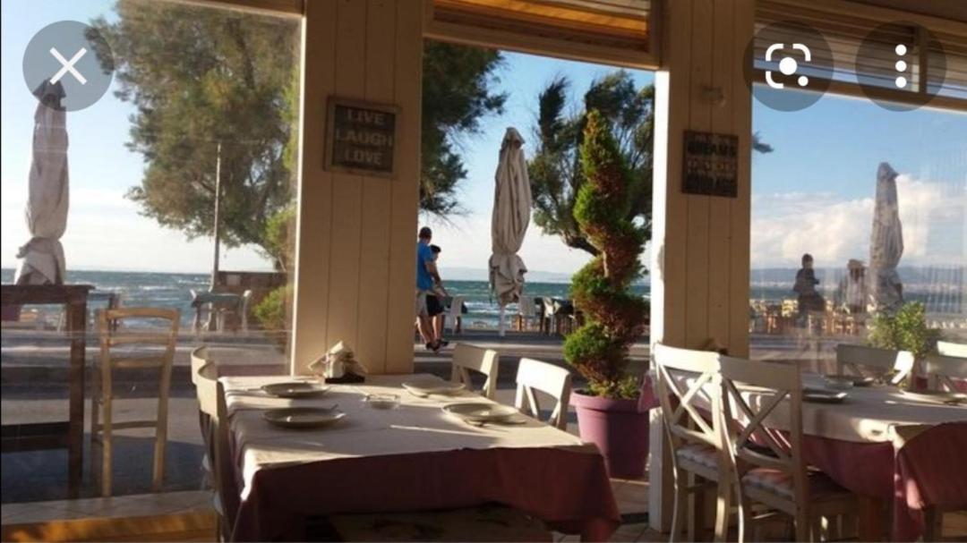 Apartment By The Sea,Neoi Epivates Beach, Thessaloniki Неойе Епиватай Екстериор снимка